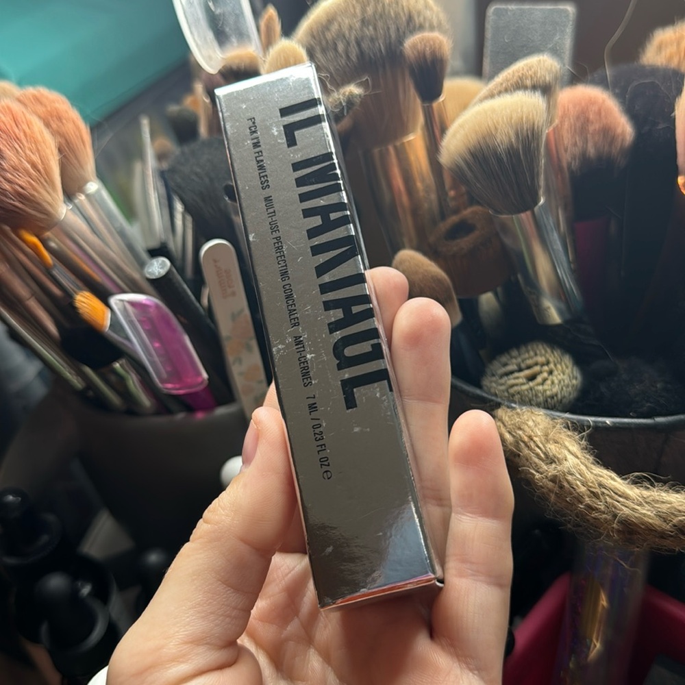 🖤Brand New in Box! Il Makiage Concealer - Shade 13🖤